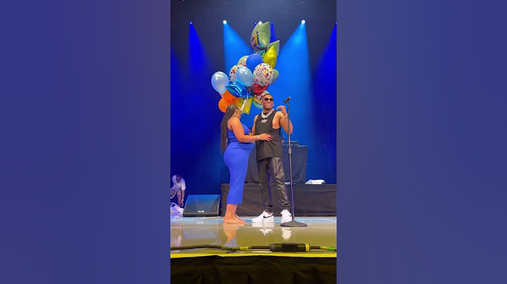 Awwww Ashanti surprises Nelly onstage for Father’s Day #nelly #ashanti #togetheragaintour