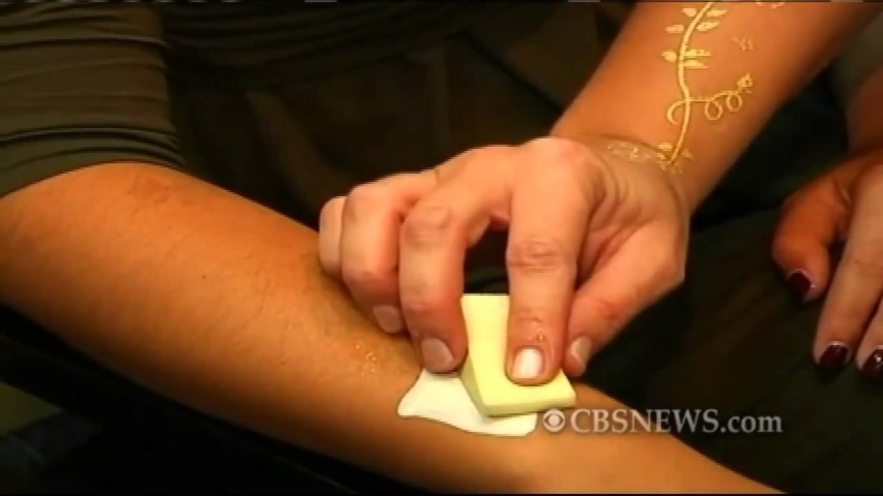 Gold Tattoos All the Rage in Dubai