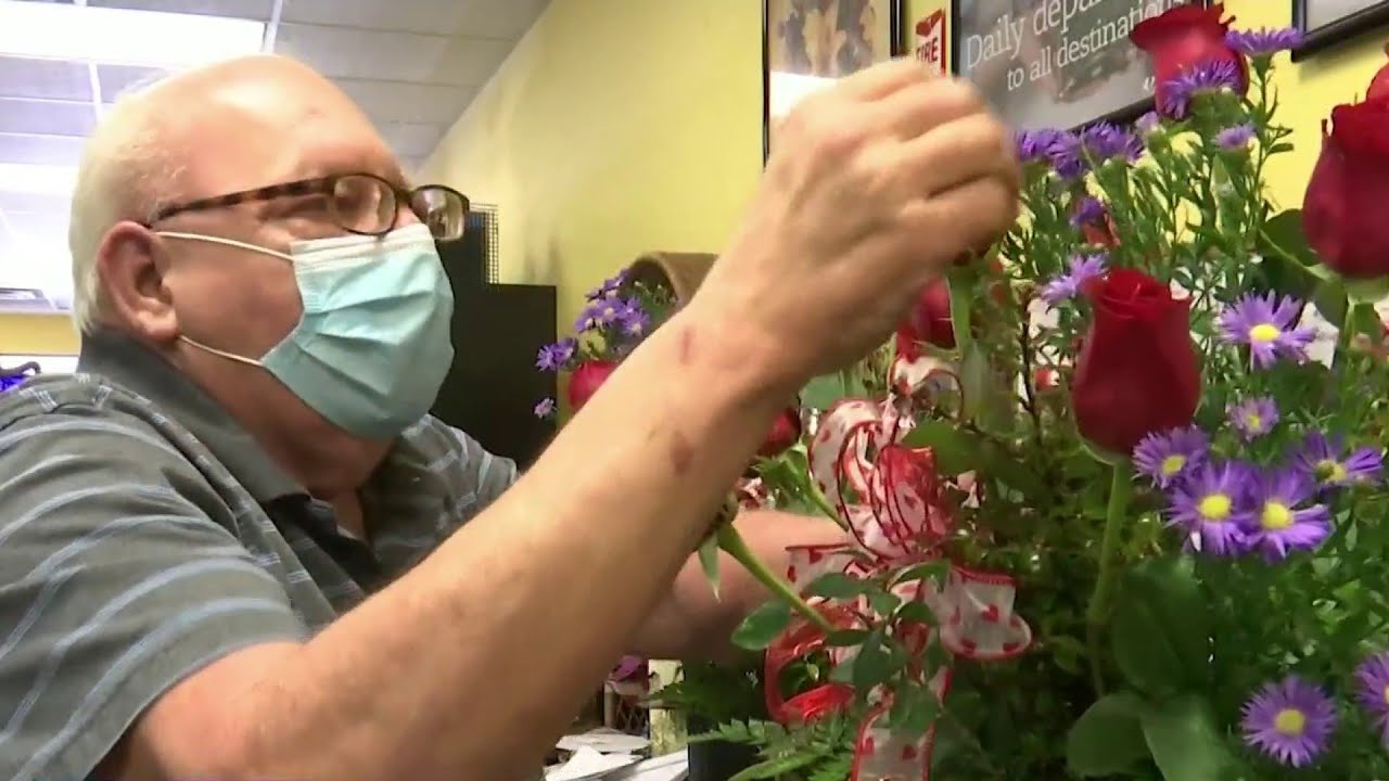 Orlando florist hurt by pandemic hopes business blooms for Valentine’s Day