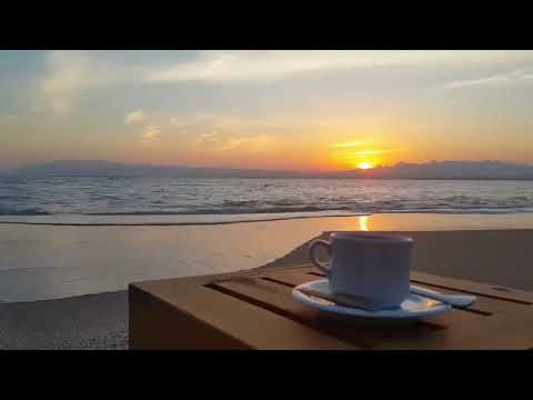فاضى شويه نشرب قهوه ف حته بعيده اعزمنى على نكته جديده وخلى حساب الضحك عليا