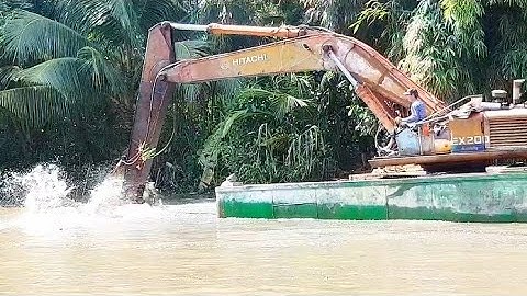 XE CUỐC KOBE HITACHI MÚC ĐẤT TRÊN SÔNG cần cẩu xáng cạp xáng múc xe xúc