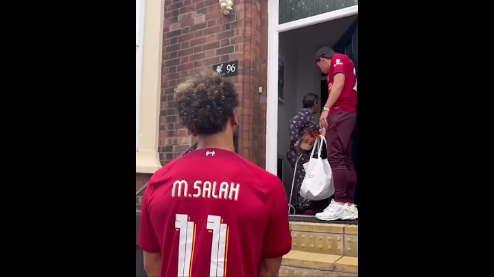 Mo Salah & Tsimikas surprises a fan at their home 🥰 #LFC