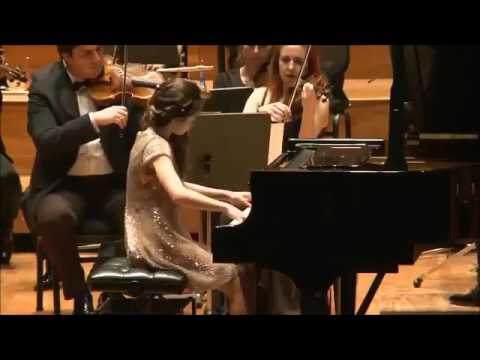 12 yaşındaki Nehir Özzengin uluslararası piyano yarışmasında dünya ikincisi oldu