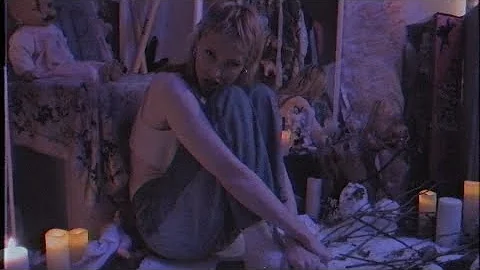 Dana Dentata - Free (Official Video)