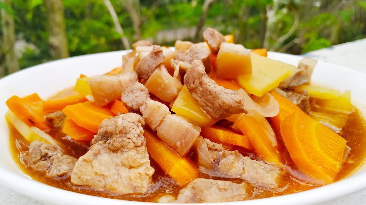 HOW TO COOK PORK WITH CARROTS AND POTATOES | QUICK AND SIMPLE PORK WITH CARROTS RECIPE - YouTube