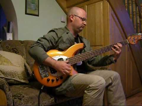 Ernie Ball Music Man Bongo  5 HH Bass - Double thumb slap and pluck funk bass groove