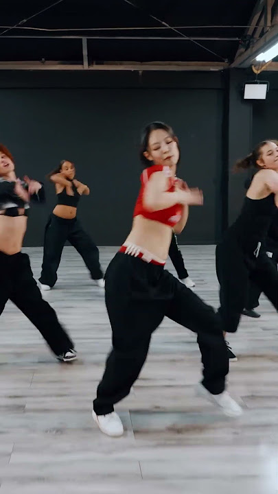 JENNIE - 'Mantra' Dance Practice Mirrored