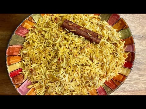 How to Make Bariis (Basmati Rice Pilaf with Raisins) | Rachael Ray Show