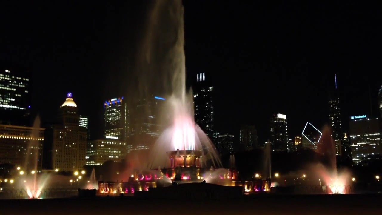 Buckingham Fountain Evening Light Show in Chicago YouTube