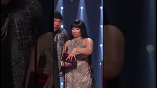 Stan Twitter: Nicki Minaj yelling Taylor Swift at VMA’s.