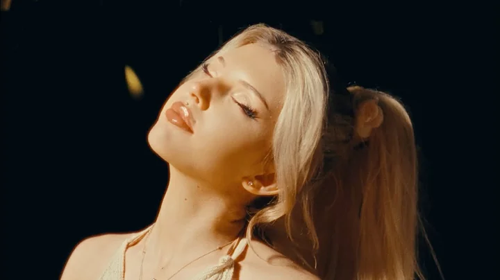 Larissa Lambert - Good Time (Official Music Video)