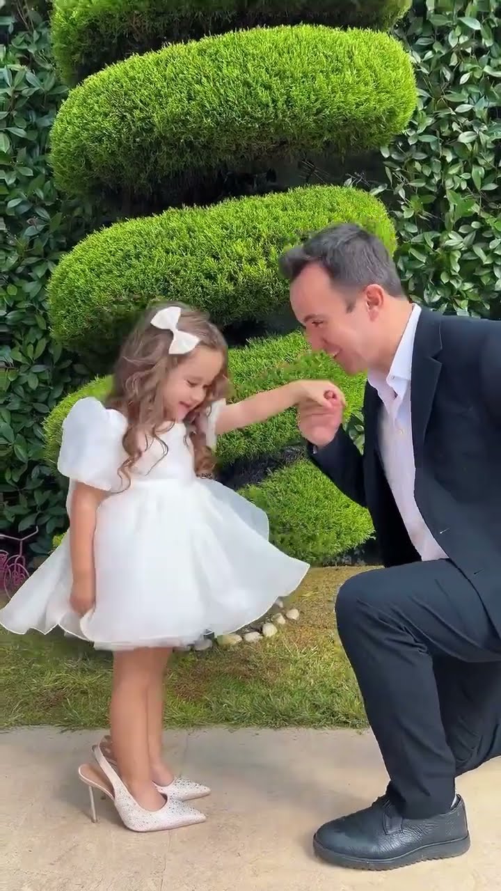 Ela prenses ? #özlemlinaöz #keşfet