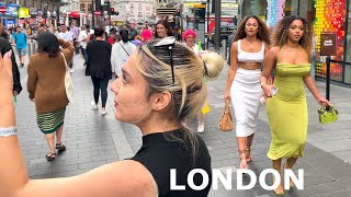 London Walk with Cute Girl 🇬🇧 UK Downtown Tourist District