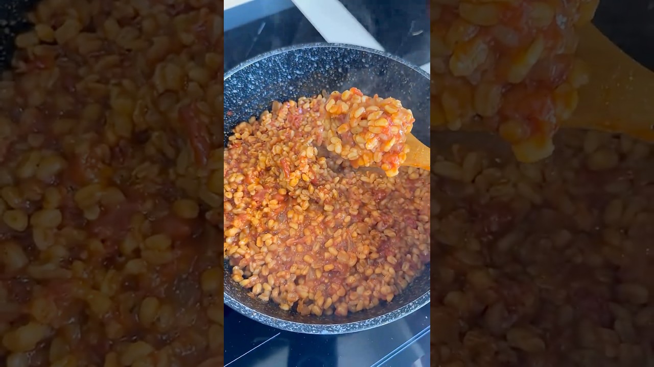 🍅 Domatesli Bulgur Pilavı Tarifi 😍 Easy Turkish Recipe~Türkische Küche at its Best #shorts #yemek 🍅 Domatesli Bulgur Pilavı Tarifi 😍 Easy Turkish Recipe~Türkische Küche at its Best #shorts #yemek