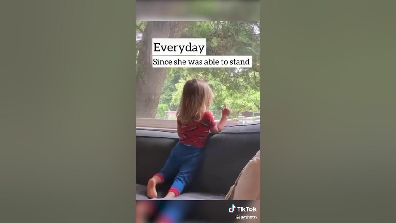 LITTLE GIRL DANCES WITH MAILMAN EVERYDAY🥺 YouTube