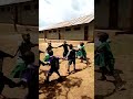 Watoto Wanaimba Na Kucheza 