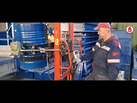 Штабелер-кантователь бочек с