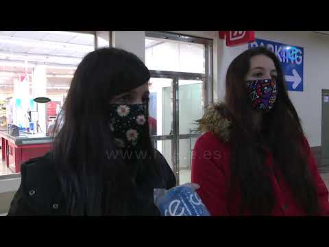 Los trabajadores de 'El Coso' desesperados por "la dejadez del centro comercial"