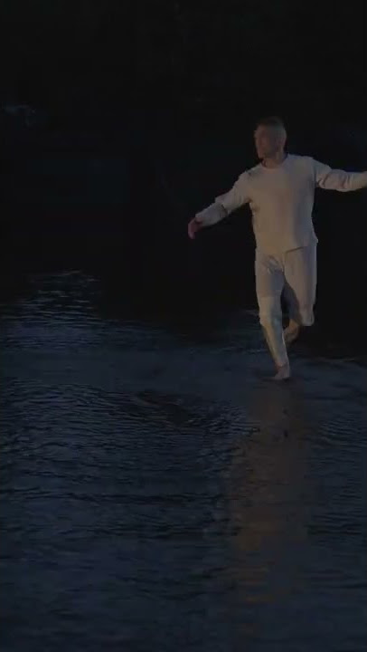 Folkdance in water