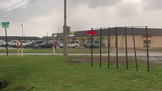 Tornado falls over Youree Drive in Shreveport, La screenshot 4