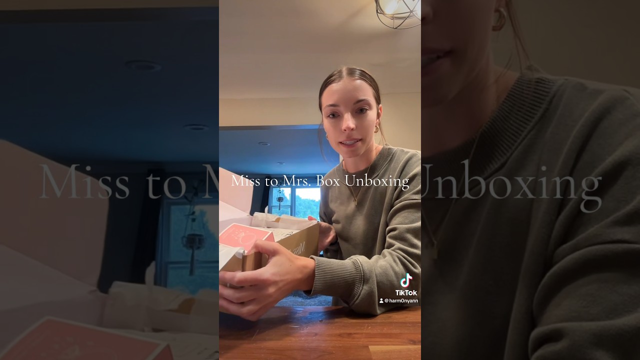 Miss to Mrs Box Unboxing!