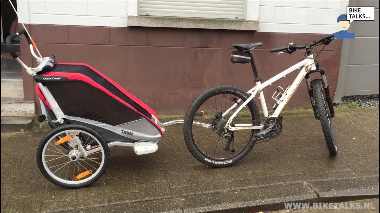 sla paar Darmen Thule Chariot Cougar fietskar review voor BikeTalks - YouTube
