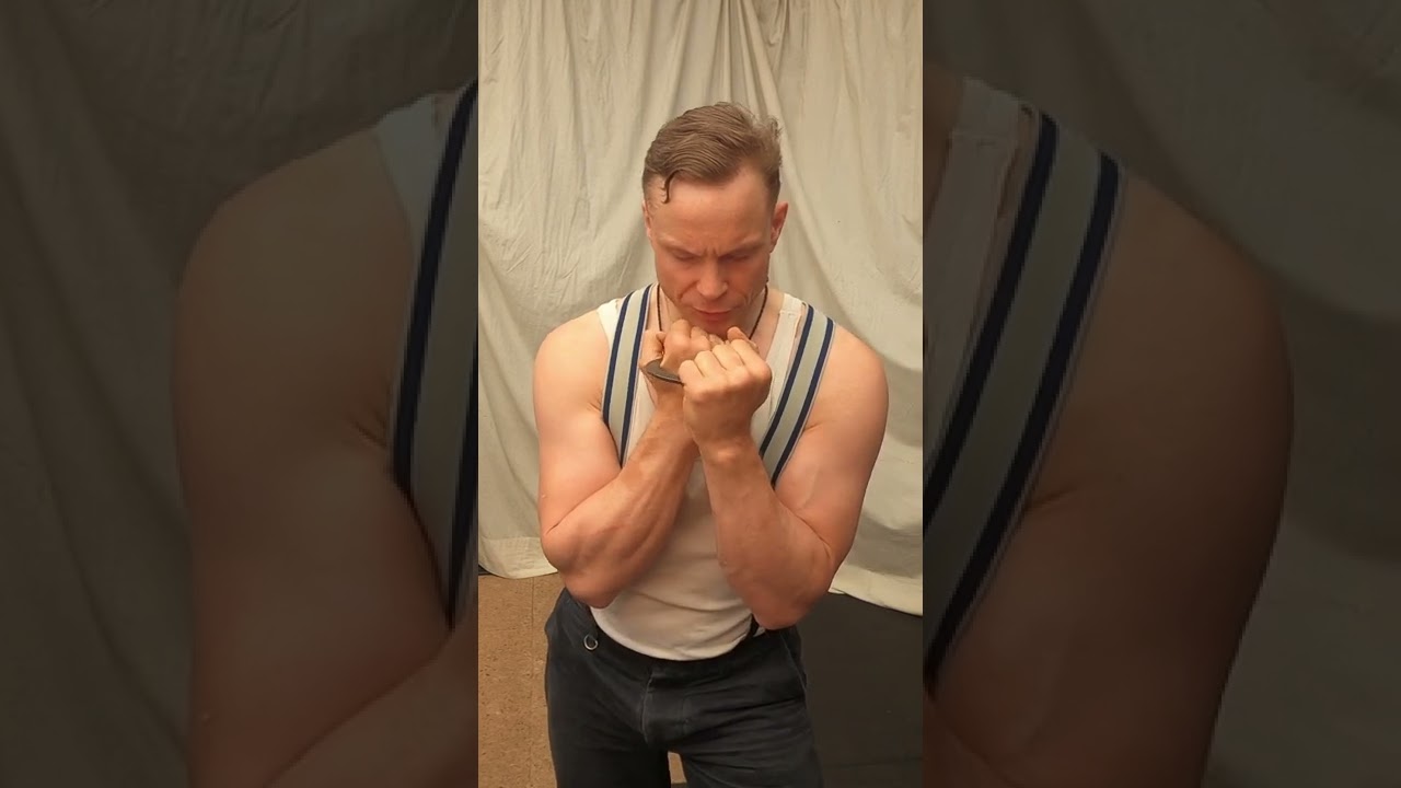 Unbraced, barehanded horseshoe bending - an extreme Feat of Strength