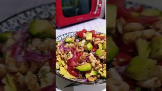 Ce mănânc vegan la cină? Nachos cu @VeggoFix și alte legume #shorts #shortvideo #vegan #mancare