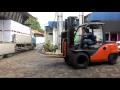 Teknik Unik Pengoperasian Forklift Angkut Barang