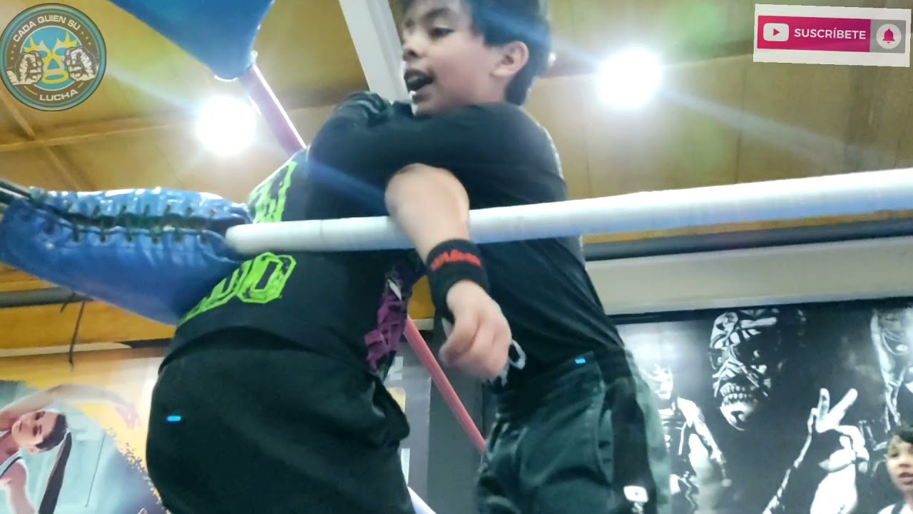 Lucha de exhibición entre Santi vs Angelito en la escuela de penta 0 Miedo