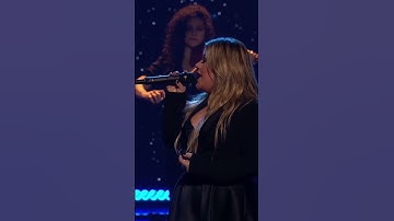Thumbnail of These @PinkVideoVault & @kellyclarkson duets are the GIFT that keeps on giving (📹: @iHeartRadio)