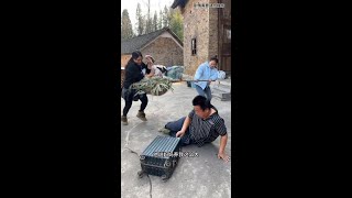 #农村方言搞笑视频  #农村人的生活就是这样的 #记录一下农村人的生活