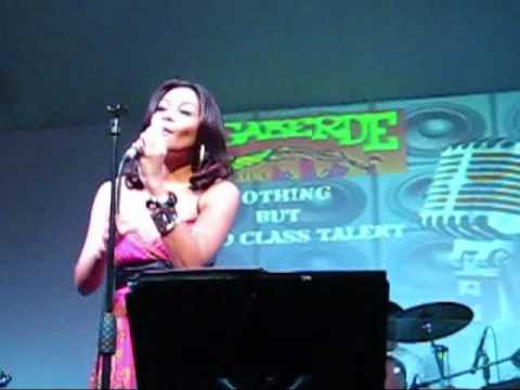 SITTI (Bossa Nova) - "Never Existed Before" Live! ...