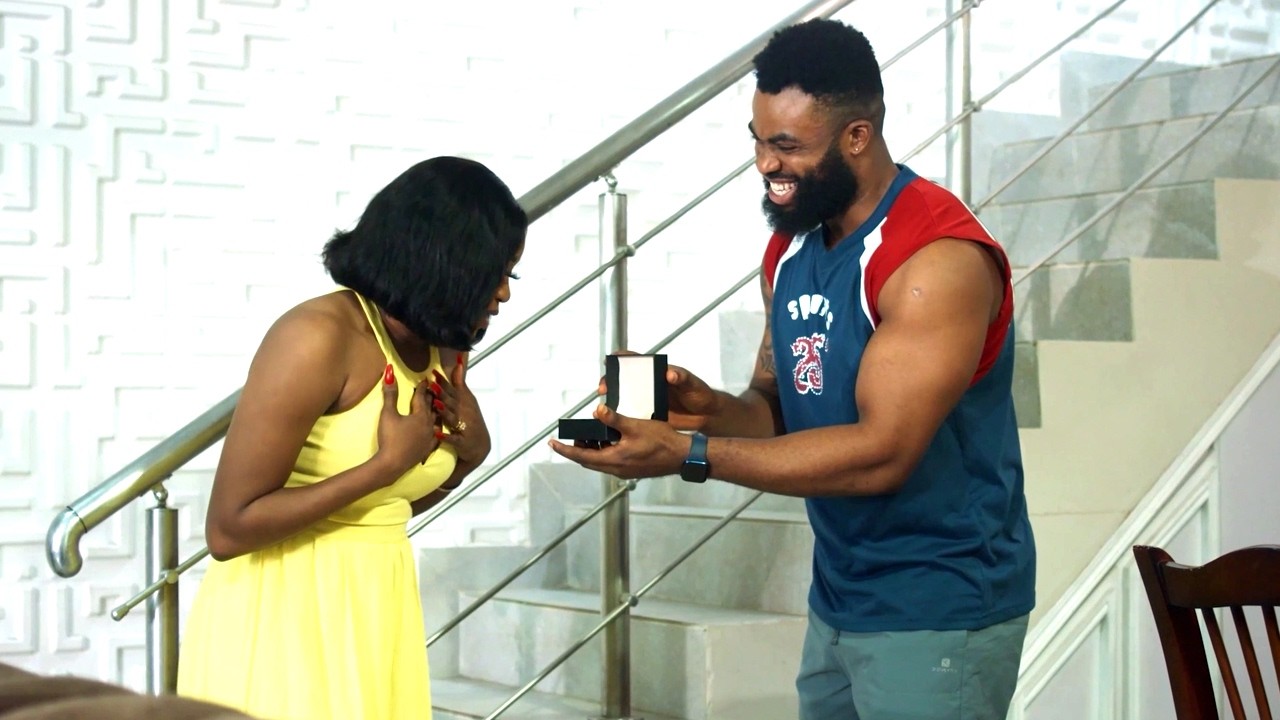 Le petit ami de ma meilleure amie m'a fait sa demande en mariage en secret - Film Nigérian