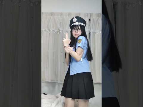 あなたはどっち派 ハロウィン ハロウィン仮装 Halloween 仮装 警官コス Mumei Tiktok むめい