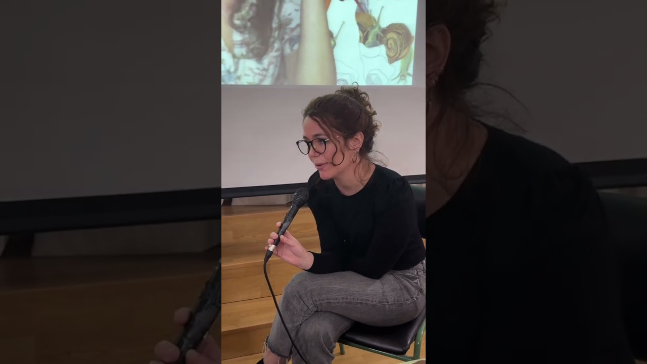 Ilu Ros visita el IES Infante para hablar de ilustración y literatura