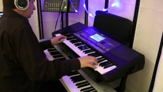 Chris on Korg Pa600 playing Besame Mucho + Digital Stage Piano Demo HD chords