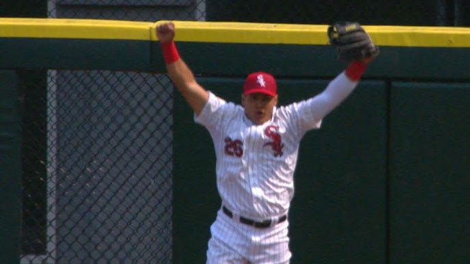 Andrew Benintendi's diving catch is brutal deja vu for Red Sox fans