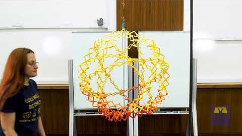 1Q40.21 - Hoberman Sphere - Collapsing Star (export version)