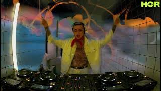 HoldTight_2022 - MIKEY. Woodbridge