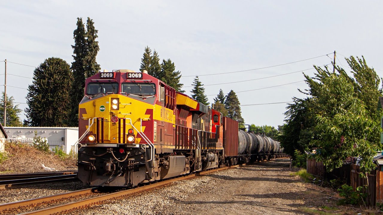 Afternoon BNSF and Sounder Train Rush at Kent, WA. (Ft. CN 3069)