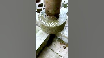 The process of punching stones   good machinery can improve the efficiency of doing things