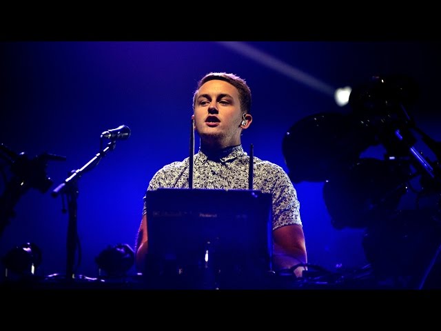 Disclosure (Live) - When A Fire Starts To Burn at Reading 2014 class=