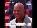 Amaury Nolasco et le soleil sont les stars de cette montée des marches !