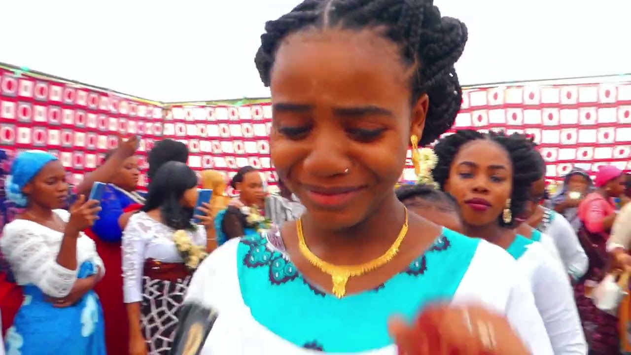 Entrée Danses Ma Jeunesse Ya Mangatele Kaweni Vidéo HD Officiel