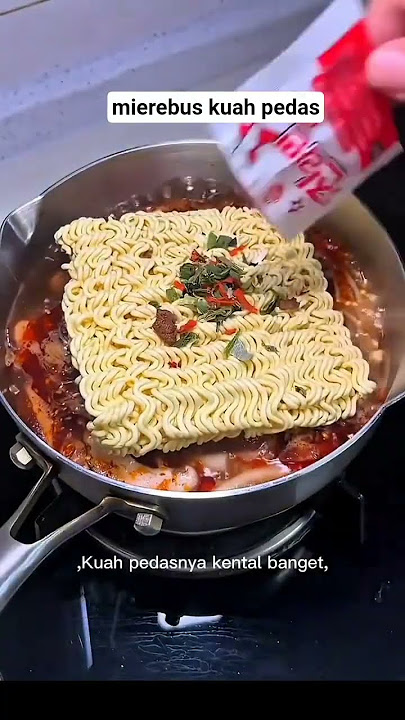 mie instan,kuah kental pedas toping sosis bakar #food #miehomemade