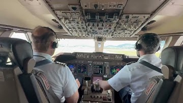 BOEING 747-400 LAND AT HONG KONG AIRPORT VHHH.   RUNWAY 07R 