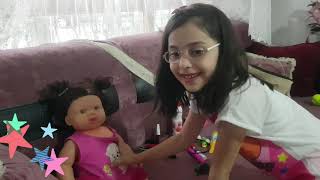 Yazel Tatile Çikìyormuşbakalım Çantasîna Neler Koyuyor