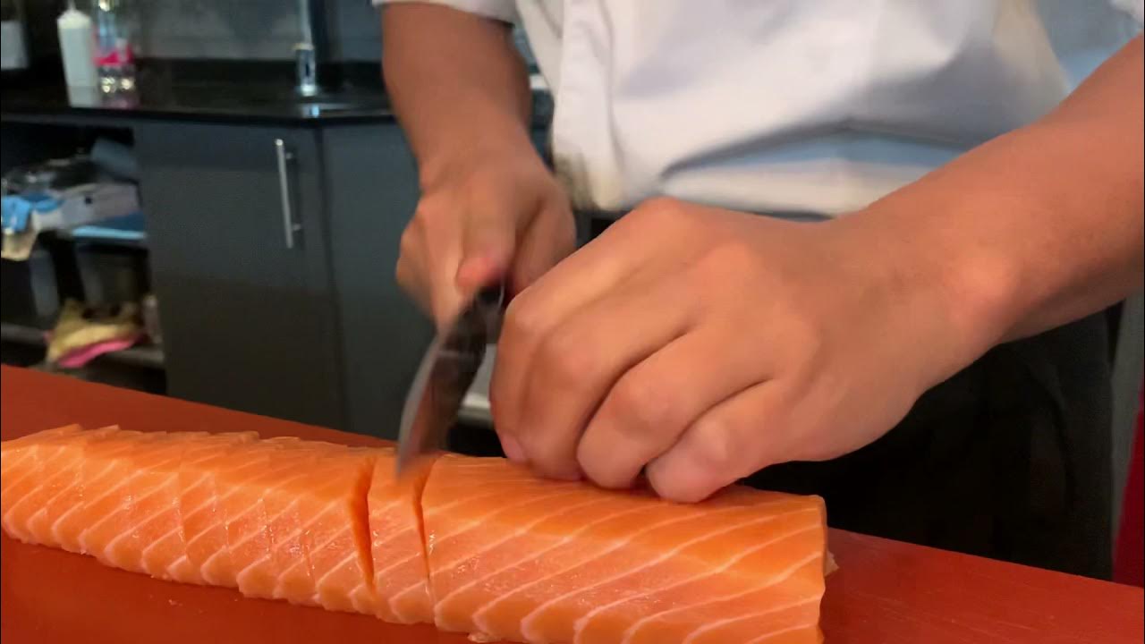 HOW TO CUT SASHIMI AND NIGIRI SALMON ( LACHS ) YouTube