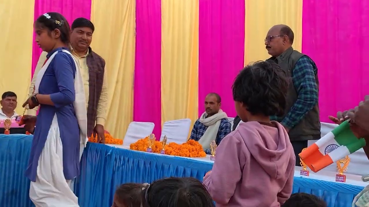 विद्यालय में पुरूस्कार वितरण Shree Sai Amar Shiksha Niketan 